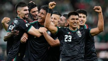 المكسيك أول المتأهلين الى دور الـ32 بفوزها الصعب على كوريا الجنوبية المكسيك أول المتأهلين الى دور الـ32 بفوزها الصعب على كوريا الجنوبية