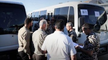 وصول الدفعة الثانية من السجناء السوريين في لبنان إلى بلادهم
