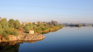 فيضانات الفرات في دير الزور تخرج 83 محطة مياه عن الخدمة وتغمر نحو 17 ألف دونم زراعي