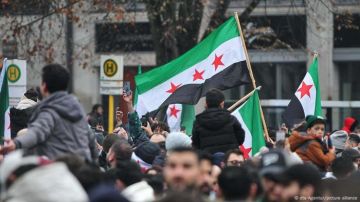 هكذا يستغل فلول النظام البائد القوانين الأوروبية ضد السوريين هكذا يستغل فلول النظام البائد القوانين الأوروبية ضد السوريين