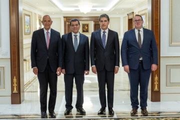 مظلوم عبدي يبحث مع توم باراك تنفيذ الاتفاق بين الإدارة الذاتية والحكومة السورية مظلوم عبدي يبحث مع توم باراك تنفيذ الاتفاق بين الإدارة الذاتية والحكومة السورية