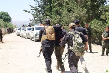 سوريا.. القبض على أفراد تابعين للنظام السابق في درعا ووزارة الداخلية تكشف هوياتهم وما اقترفوه (صور)