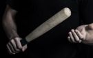 بسبب شائعات عن امرأة.. سوريون يستدرجون شابا إلى كمين بمضارب بيسبول وقضبان حديدية في فيينا