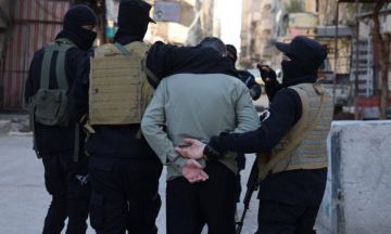 صحيفة : فلول الأسد و حزب الله .. لبنان لم يعد آمنا والعودة لسوريا خيار مطروح ! صحيفة : فلول الأسد و حزب الله .. لبنان لم يعد آمنا والعودة لسوريا خيار مطروح !