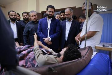 وزير الداخلية ومستشار الرئاسة يطمئنان على مصابي حادث طريق دير الزور-دمشق وزير الداخلية ومستشار الرئاسة يطمئنان على مصابي حادث طريق دير الزور-دمشق