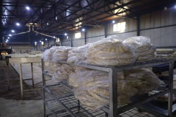 الأفران الاحتياطية تأمن احتياجات الأهالي بإنتاجية تتجاوز 90 طنا من الدقيق يوميا في الرقة الأفران الاحتياطية تأمن احتياجات الأهالي بإنتاجية تتجاوز 90 طنا من الدقيق يوميا في الرقة