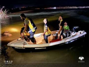 غرق عبارة في نهر الفرات بدير الزور بعد اصطدامها بجسر حربي.. وعمليات البحث مستمرة عن مفقودين غرق عبارة في نهر الفرات بدير الزور بعد اصطدامها بجسر حربي.. وعمليات البحث مستمرة عن مفقودين