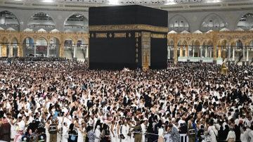 السعودية تبدأ إصدار تأشيرات العمرة المتعددة السعودية تبدأ إصدار تأشيرات العمرة المتعددة
