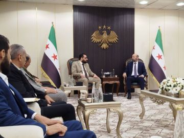 محافظ الرقة ووزير الزراعة يبحثان واقع القطاع الزراعي وسبل دعم الفلاحين محافظ الرقة ووزير الزراعة يبحثان واقع القطاع الزراعي وسبل دعم الفلاحين