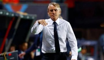 يعد اسبوعين من التخبط .. الاتحاد الايطالي يعيين روبرتو مانشيني مدربا جديدا للمنتخب الإيطالي يعد اسبوعين من التخبط .. الاتحاد الايطالي يعيين روبرتو مانشيني مدربا جديدا للمنتخب الإيطالي