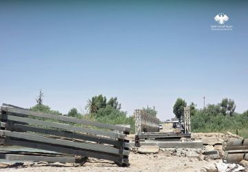 استمرار أعمال تأهيل الجسر الترابي في مدينة دير الزور استمرار أعمال تأهيل الجسر الترابي في مدينة دير الزور