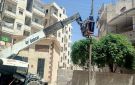 استكمال أعمال تركيب أجهزة إنارة جديدة في الشوارع الفرعية المتفرعة من شارع القطار بالرقة