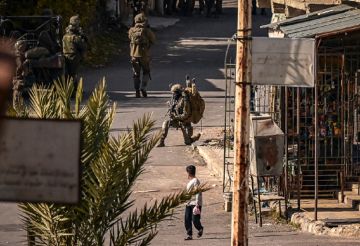 سوريا.. تمركز قوة إسرائيلية في ساحة بلدة جباتا الخشب بمحافظة القنيطرة سوريا.. تمركز قوة إسرائيلية في ساحة بلدة جباتا الخشب بمحافظة القنيطرة