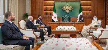عقب توقيع اتفاقيات في عدة مجالات... الشرع يلتقي وزير النقل السعودي بدمشق