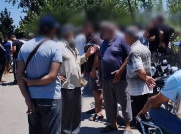 اعتصام وتوتر في قرية الحويز بريف جبلة للمطالبة بالكشف عن مصير طفلة مختطفة اعتصام وتوتر في قرية الحويز بريف جبلة للمطالبة بالكشف عن مصير طفلة مختطفة