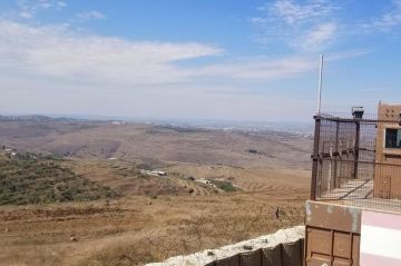 الجيش اللبناني يوقف 18 سوريا بعد دخولهم البلاد بطريقة غير شرعية الجيش اللبناني يوقف 18 سوريا بعد دخولهم البلاد بطريقة غير شرعية