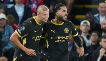 مانشستر سيتي يسقط كريستال بالاس على ملعبه برباعية ويتصدر مؤقتا ترتيب الدوري الانكليزي مانشستر سيتي يسقط كريستال بالاس على ملعبه برباعية ويتصدر مؤقتا ترتيب الدوري الانكليزي