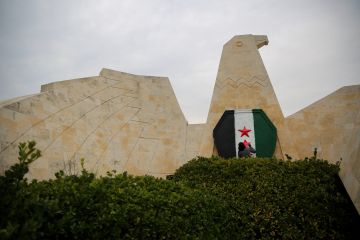 القضاء السوري يحدد مواعيد النطق بالحكم في قضايا عاطف نجيب ووسيم الأسد وأحمد حسون القضاء السوري يحدد مواعيد النطق بالحكم في قضايا عاطف نجيب ووسيم الأسد وأحمد حسون