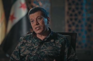 مظلوم عبدي: تم تسليم المواقع النفطية لدمشق.. واستكمال دمج قسد في الجيش هذا الشهر مظلوم عبدي: تم تسليم المواقع النفطية لدمشق.. واستكمال دمج قسد في الجيش هذا الشهر
