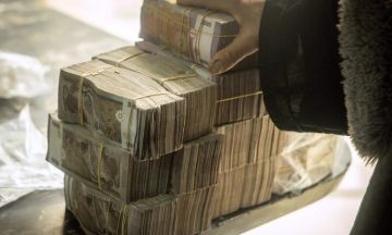 سعر صرف الدولار و اليورو و الذهب مقابل الليرة السورية الخميس 6 8 2026 سعر صرف الدولار و اليورو و الذهب مقابل الليرة السورية الخميس 6 8 2026