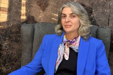 كردية تتولى إدارة منطقة للمرة الأولى في تاريخ سوريا كردية تتولى إدارة منطقة للمرة الأولى في تاريخ سوريا