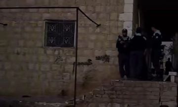 جريمة عائلية مروعة تهز بلدة حيان بريف حلب.. مقتل أم وطفليها والتحقيق في ملابسات الحادثة جريمة عائلية مروعة تهز بلدة حيان بريف حلب.. مقتل أم وطفليها والتحقيق في ملابسات الحادثة