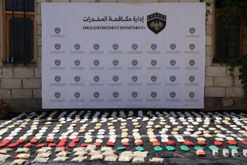 سوريا.. إحباط محاولة تهريب شحنة كبيرة من المخدرات إلى الأردن في ريف السويداء الشرقي (صور) سوريا.. إحباط محاولة تهريب شحنة كبيرة من المخدرات إلى الأردن في ريف السويداء الشرقي (صور)