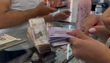 سعر صرف الدولار و اليورو و الذهب مقابل الليرة السورية الأحد 9 8 2026 سعر صرف الدولار و اليورو و الذهب مقابل الليرة السورية الأحد 9 8 2026