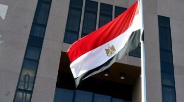 بيان مصري شديد اللهجة ضد إسرائيل بعد غاراتها على مطار أبو الظهور السوري بيان مصري شديد اللهجة ضد إسرائيل بعد غاراتها على مطار أبو الظهور السوري