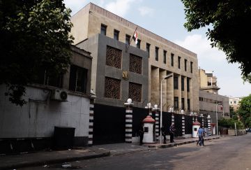 القائم بأعمال سفير سوريا بمصر يسلم أوراق اعتماده مندوبا لدى الجامعة العربية القائم بأعمال سفير سوريا بمصر يسلم أوراق اعتماده مندوبا لدى الجامعة العربية