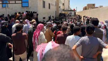 احتقان شعبي في الرقة بسبب أزمة تبديل العملة ومطالبات بتمديد مهلة التبديل احتقان شعبي في الرقة بسبب أزمة تبديل العملة ومطالبات بتمديد مهلة التبديل
