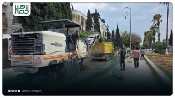 بدأ مجلس مدينة إدلب تنفيذ مشروع إدلب تستحق ، الذي يهدف إلى إعادة تأهيل شوارع المدينة، من خلال أعمال التزفيت والرصف والإنارة، ضمن خطة لتحسين البنية التحتية والمظهر العام للمدينة ورفع مستوى الخدمات المقدمة للسكان. بدأ مجلس مدينة إدلب تنفيذ مشروع إدلب تستحق ، الذي يهدف إلى إعادة تأهيل شوارع المدينة، من خلال أعمال التزفيت والرصف والإنارة، ضمن خطة لتحسين البنية التحتية والمظهر العام للمدينة ورفع مستوى الخدمات المقدمة للسكان.