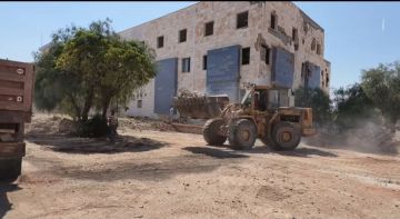 بدء تأهيل مبنى التنمية الريفية في دير الزور تمهيدا لإعادته إلى الخدمة بدء تأهيل مبنى التنمية الريفية في دير الزور تمهيدا لإعادته إلى الخدمة