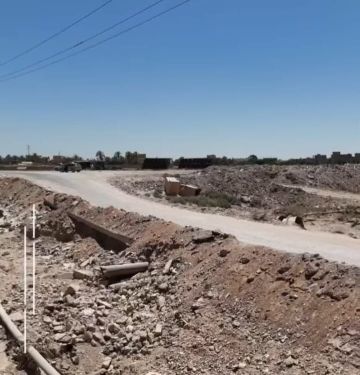 جسر السويعة في البوكمال خارج الخدمة.. شريان حيوي بين سورية والعراق ينتظر التأهيل جسر السويعة في البوكمال خارج الخدمة.. شريان حيوي بين سورية والعراق ينتظر التأهيل