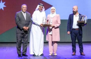 المسرح السوري يتألق في جرش... زيناتي قدسية يحصد جائزتين وعبد المنعم عمايري بين المكرمين المسرح السوري يتألق في جرش... زيناتي قدسية يحصد جائزتين وعبد المنعم عمايري بين المكرمين