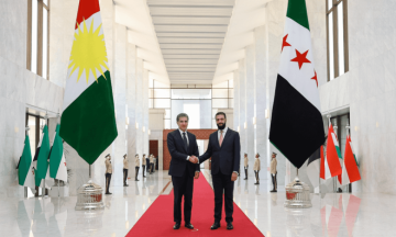 بعد زيارة بارزاني لدمشق.. مظلوم عبدي: نأمل أن تمهد الزيارة للسلام وضمان حقوق الأكراد بعد زيارة بارزاني لدمشق.. مظلوم عبدي: نأمل أن تمهد الزيارة للسلام وضمان حقوق الأكراد