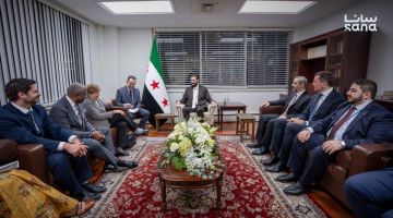 صورة لفتت الأنظار.. ما سر الأساور المتشابهة لأعضاء الوفد السوري في نيويورك؟ صورة لفتت الأنظار.. ما سر الأساور المتشابهة لأعضاء الوفد السوري في نيويورك؟
