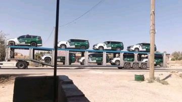 وصلت سيارات جديدة للأمن الداخلي وأمن الطرق إلى مدينة الشدادي في محافظة الحسكة وصلت سيارات جديدة للأمن الداخلي وأمن الطرق إلى مدينة الشدادي في محافظة الحسكة