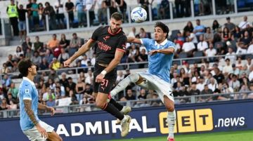 ميلان يقلب تأخره بهدفين الى تعادل ثمين أمام لاتسيو بالدوري الايطالي ميلان يقلب تأخره بهدفين الى تعادل ثمين أمام لاتسيو بالدوري الايطالي