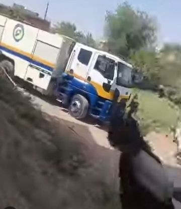 انفجار صهريج نفط في بلدة بقرص بريف ديرالزور الشرقي انفجار صهريج نفط في بلدة بقرص بريف ديرالزور الشرقي