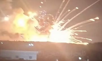 حلب : انفجارات ضخمة في مستودع للأسلحة .. و قطع للطريق الدولي ( فيديو ) حلب : انفجارات ضخمة في مستودع للأسلحة .. و قطع للطريق الدولي ( فيديو )