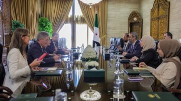 الشيباني يبحث مع وفد أوروبي توسيع التعاون الاقتصادي والتجاري والاستثماري الشيباني يبحث مع وفد أوروبي توسيع التعاون الاقتصادي والتجاري والاستثماري