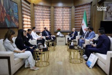 وزير النقل يبحث مع ممثلي شركتين صينيتين فرص الاستثمار في قطاع النقل وزير النقل يبحث مع ممثلي شركتين صينيتين فرص الاستثمار في قطاع النقل