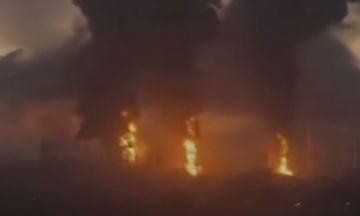 أكبر هجوم بالمسيرات على موسكو يضرب مصفاة نفط ويوقع قتلى بالتزامن مع الانتخابات أكبر هجوم بالمسيرات على موسكو يضرب مصفاة نفط ويوقع قتلى بالتزامن مع الانتخابات
