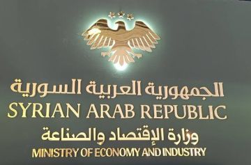 وزير الاقتصاد يطوي قرار لجنة تقييم مجالس إدارات الغرف التجارية وزير الاقتصاد يطوي قرار لجنة تقييم مجالس إدارات الغرف التجارية