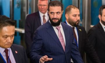 سي إن إن : لماذا لا تعطيهم نيوجرسي؟.. أحمد الشرع يتحدث عن مزحة مع ترامب بشأن الجولان سي إن إن : لماذا لا تعطيهم نيوجرسي؟.. أحمد الشرع يتحدث عن مزحة مع ترامب بشأن الجولان