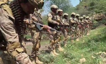 نحن وإيران جسد واحد.. الحوثيون: باب المندب خط أحمر وسنضرب مصالح واشنطن إن ساندت الرياض نحن وإيران جسد واحد.. الحوثيون: باب المندب خط أحمر وسنضرب مصالح واشنطن إن ساندت الرياض