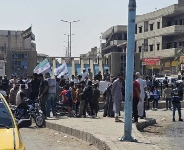 احتجاجات وقطع طرقات في مناطق دير الزور والحسكة و الرقة تنديدا برفع سعر المحروقات