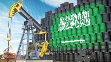 أزمة الشرق الأوسط تضرب سوق النفط.. تحذيرات من فقدان ملايين البراميل والإنتاج السعودي عند أدنى مستوى منذ عقود أزمة الشرق الأوسط تضرب سوق النفط.. تحذيرات من فقدان ملايين البراميل والإنتاج السعودي عند أدنى مستوى منذ عقود