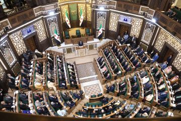 مجلس الشعب السوري يوافق على استجواب وزير الطاقة على خلفية رفع أسعار المحروقات مجلس الشعب السوري يوافق على استجواب وزير الطاقة على خلفية رفع أسعار المحروقات